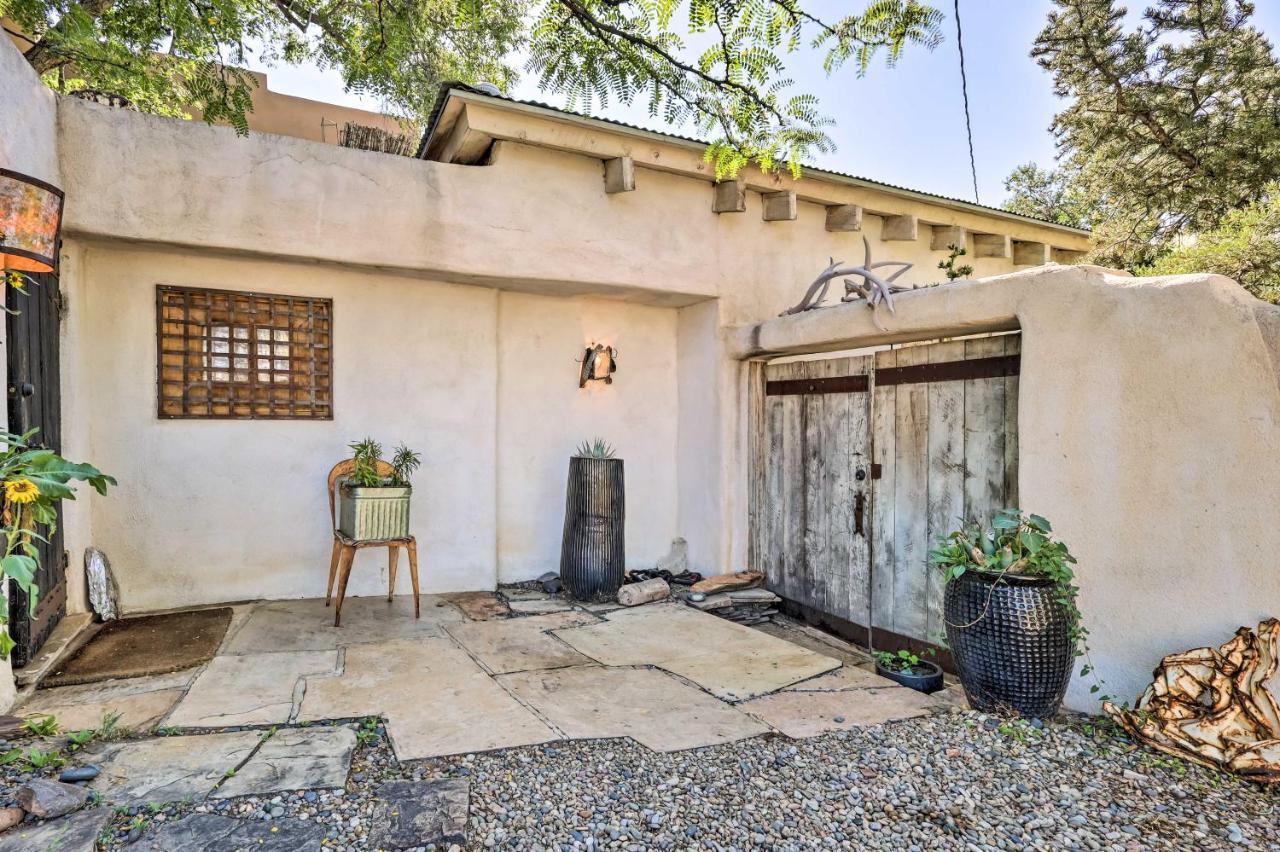 Adobe Studio 2 Blocks To Downtown Santa Fe Plaza! Exterior photo