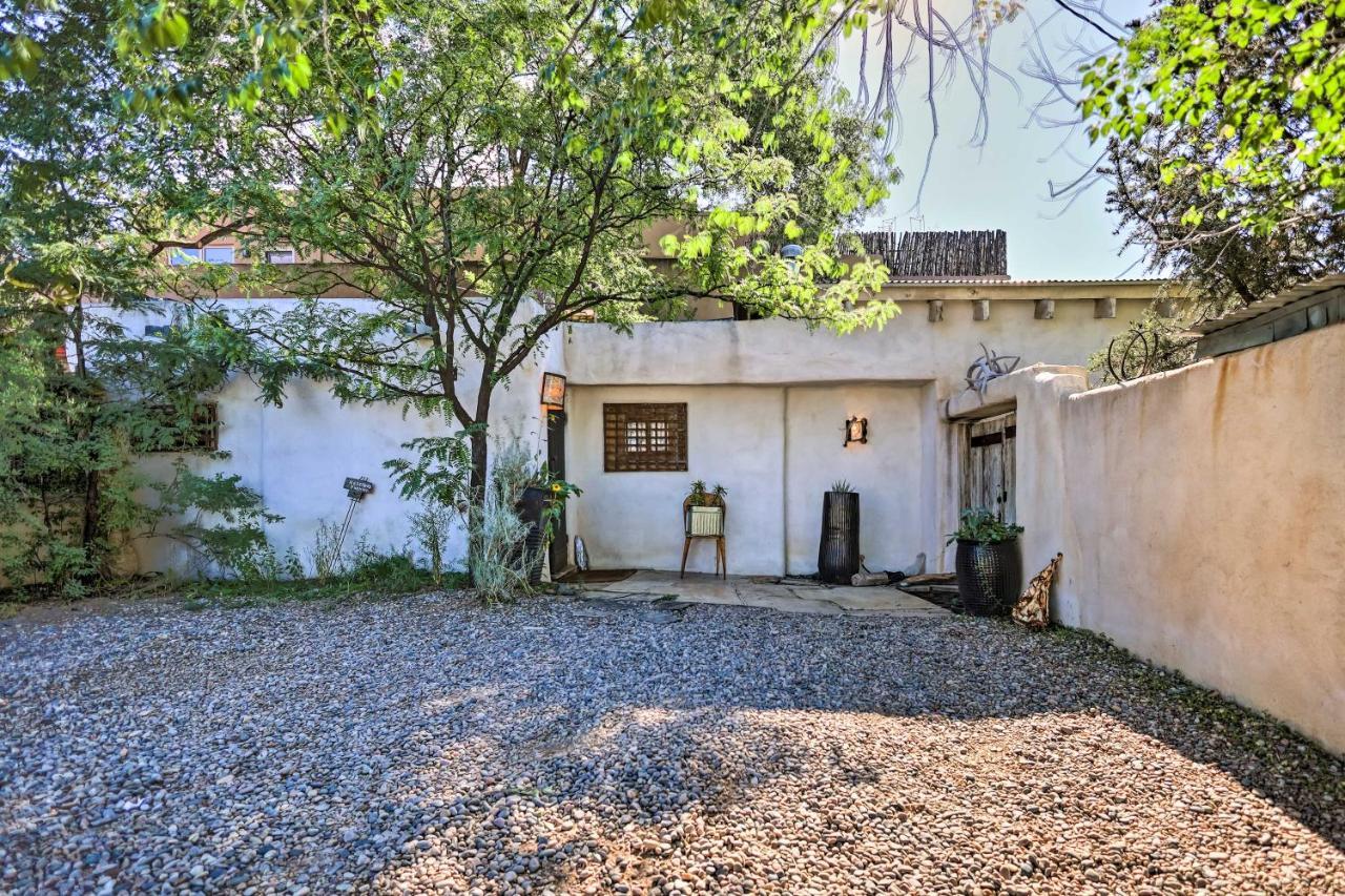 Adobe Studio 2 Blocks To Downtown Santa Fe Plaza! Exterior photo