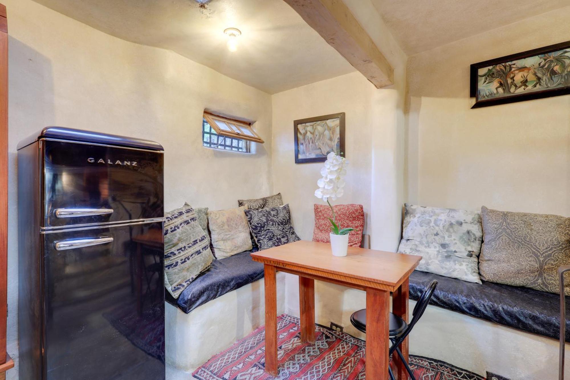 Adobe Studio 2 Blocks To Downtown Santa Fe Plaza! Exterior photo