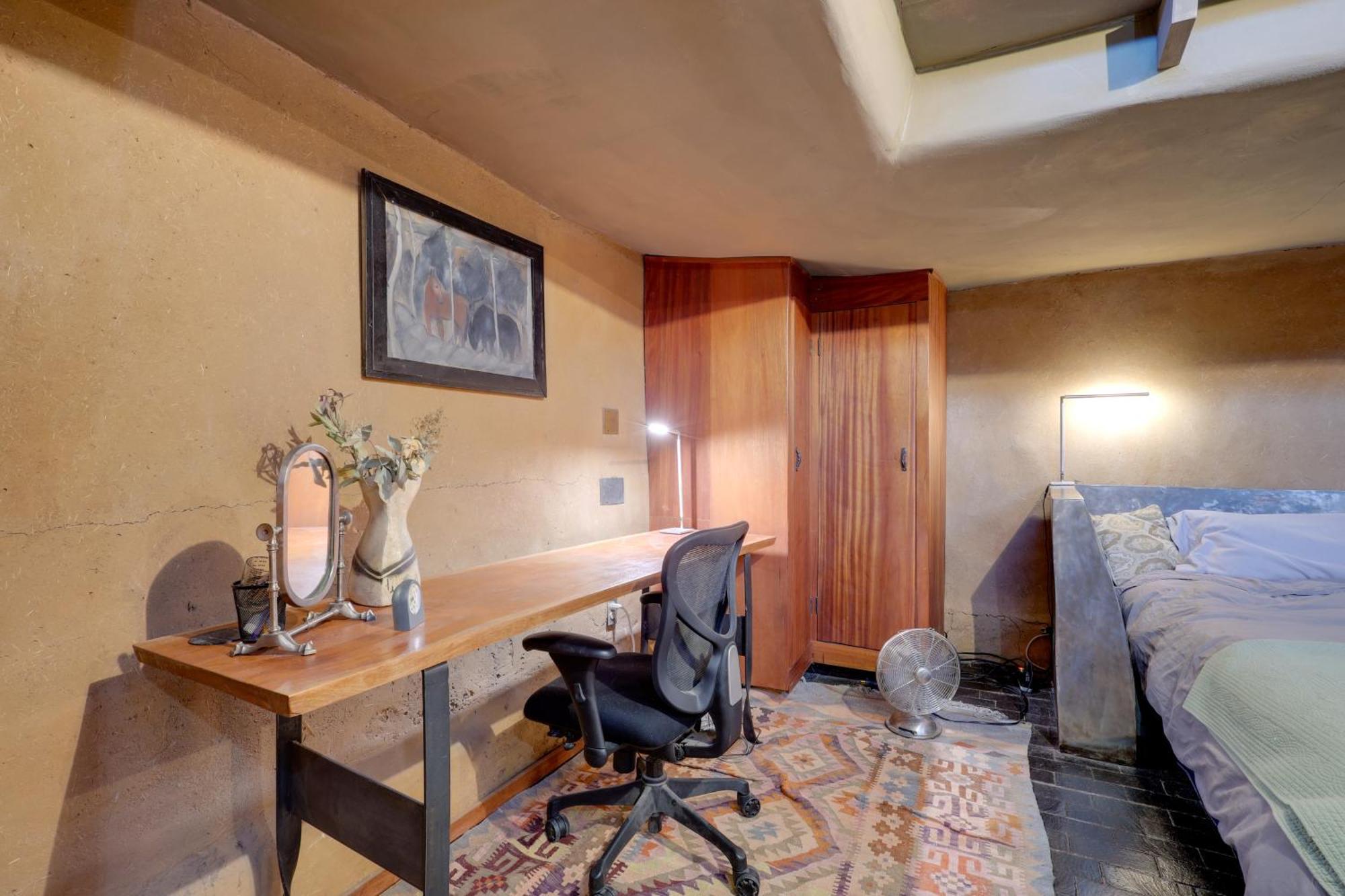 Adobe Studio 2 Blocks To Downtown Santa Fe Plaza! Exterior photo