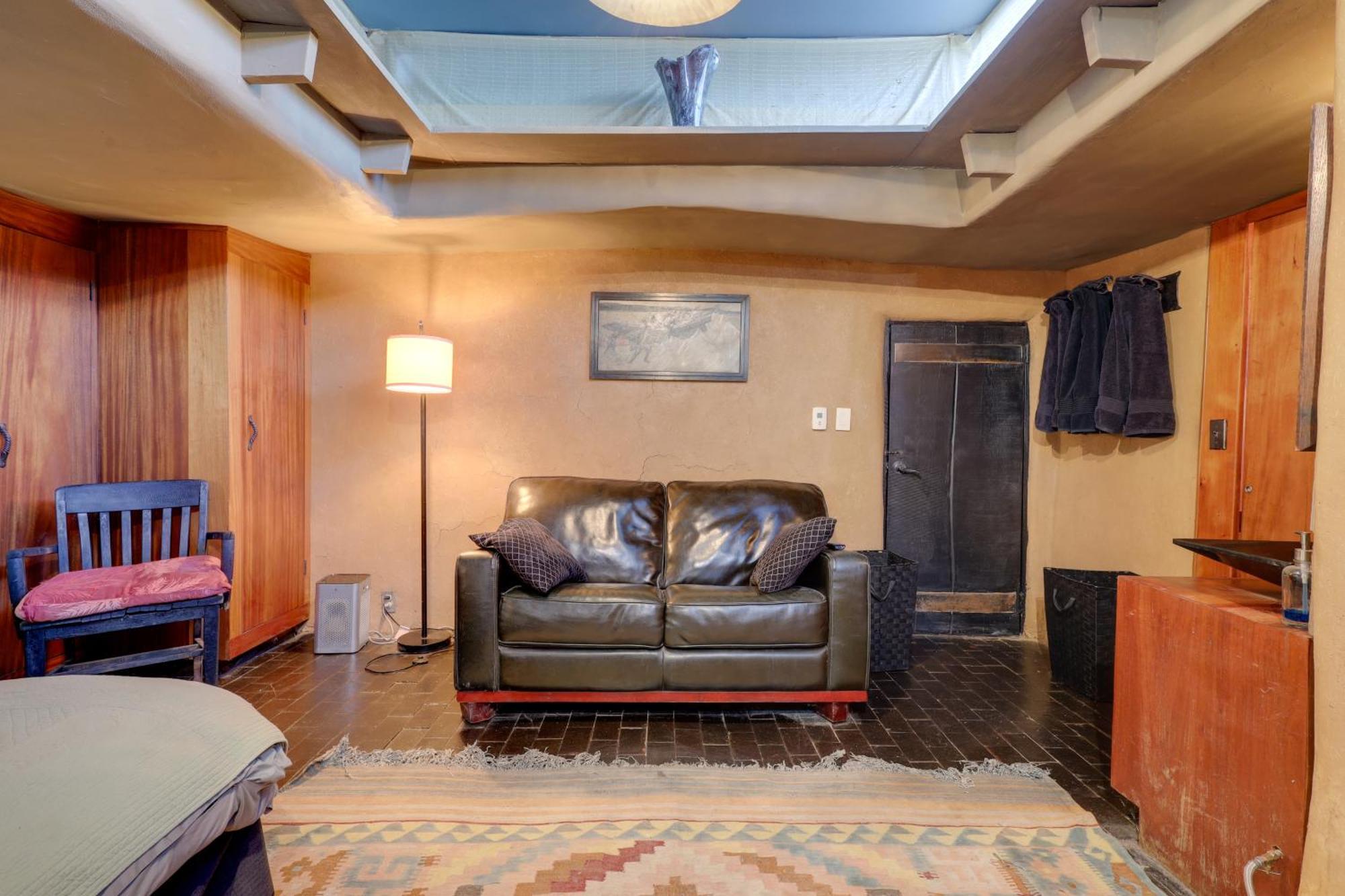Adobe Studio 2 Blocks To Downtown Santa Fe Plaza! Exterior photo