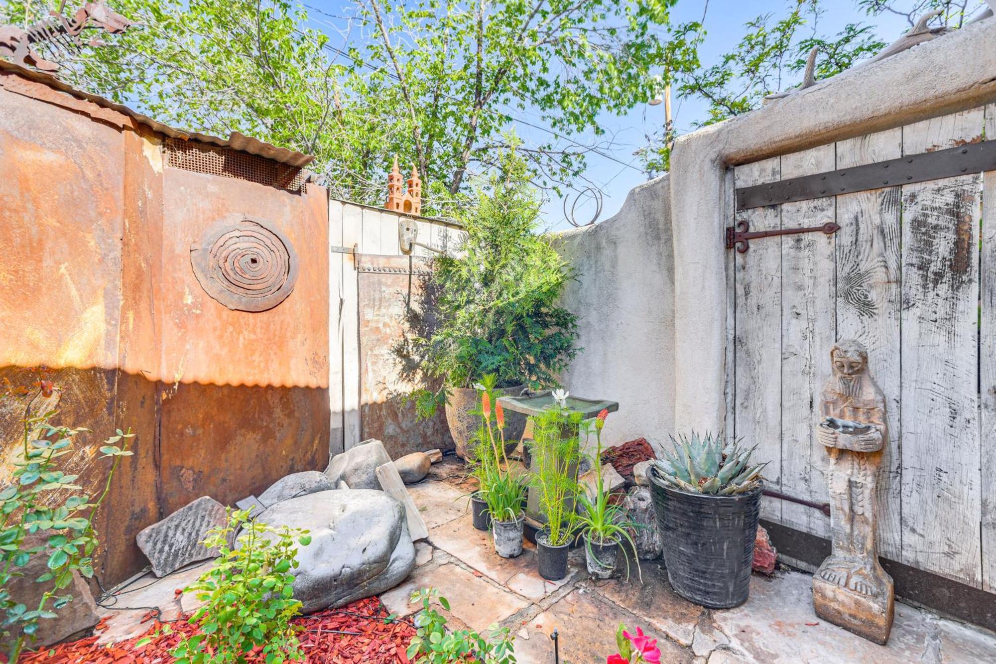 Adobe Studio 2 Blocks To Downtown Santa Fe Plaza! Exterior photo
